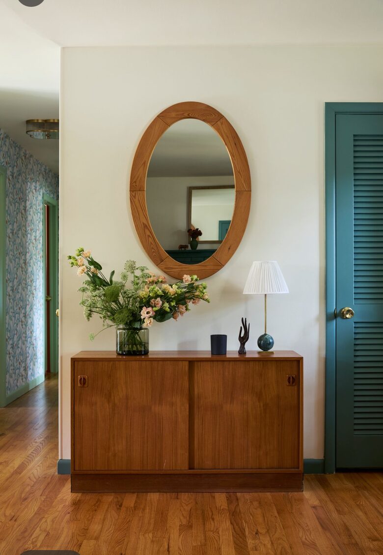 Interior Design Lovers Retreat Near the Ocean - Bellport, New York