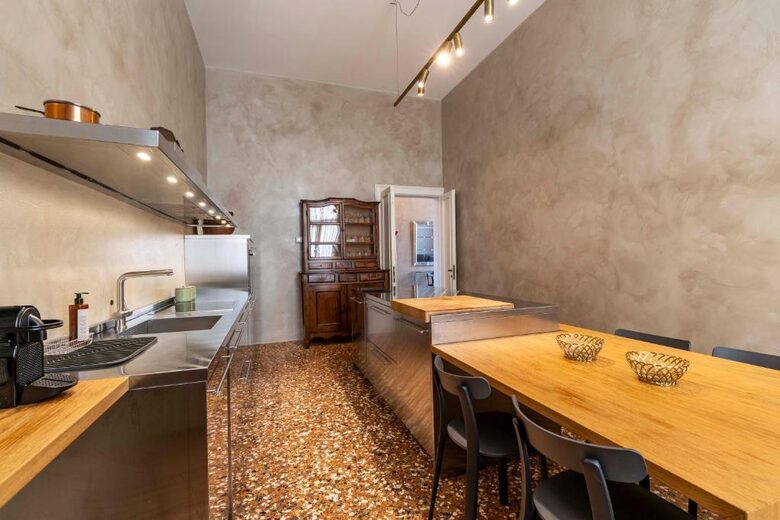 Timeless Venetian Retreat in a 15th century Palace - Venice, Italy