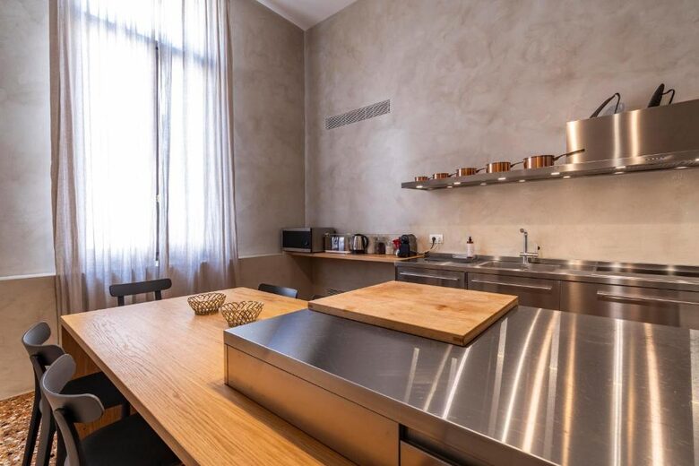 Timeless Venetian Retreat in a 15th century Palace - Venice, Italy