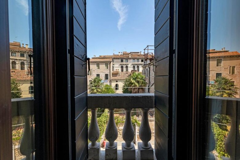 Timeless Venetian Retreat in a 15th century Palace - Venice, Italy