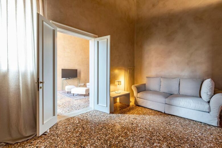Timeless Venetian Retreat in a 15th century Palace - Venice, Italy