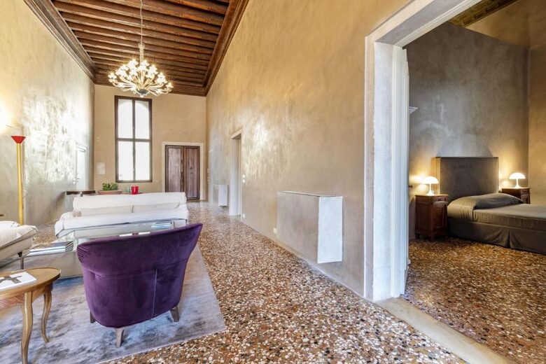 Timeless Venetian Retreat in a 15th century Palace - Venice, Italy