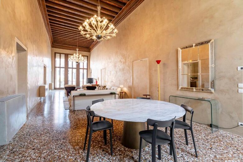 Timeless Venetian Retreat in a 15th century Palace - Venice, Italy