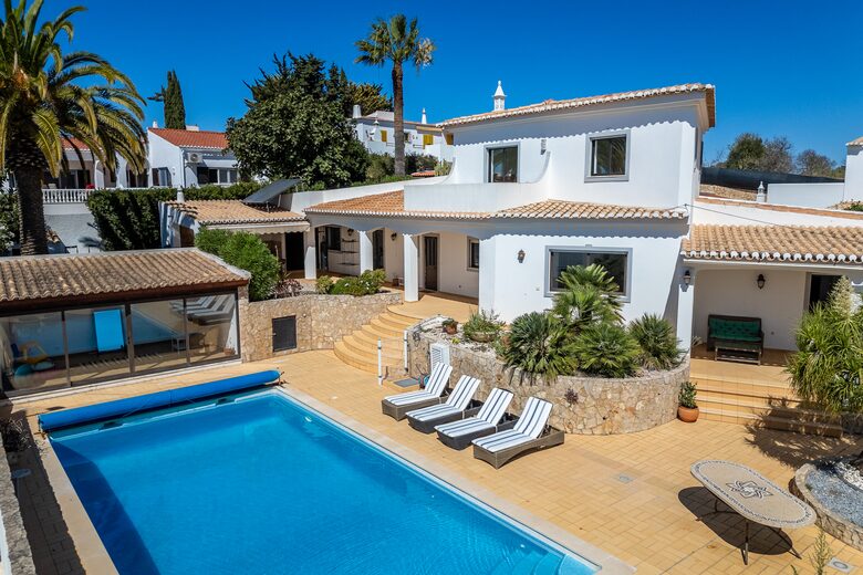 Stylish 5-Bedroom Algarve Retreat with Pool - Lagos, Portugal
