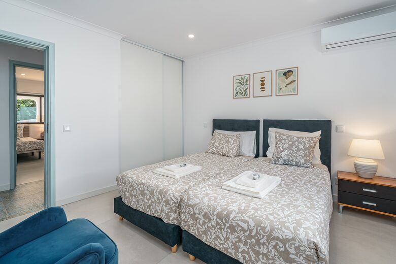 Stylish 5-Bedroom Algarve Retreat with Pool - Lagos, Portugal