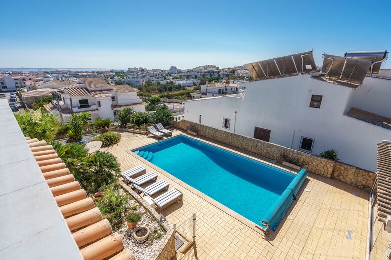 Stylish 5-Bedroom Algarve Retreat with Pool - Lagos, Portugal