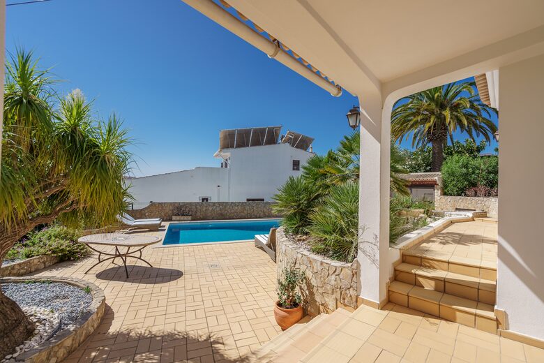 Stylish 5-Bedroom Algarve Retreat with Pool - Lagos, Portugal