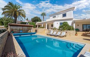 Stylish 5-Bedroom Algarve Retreat with Pool - Lagos, Portugal