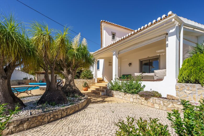 Stylish 5-Bedroom Algarve Retreat with Pool - Lagos, Portugal