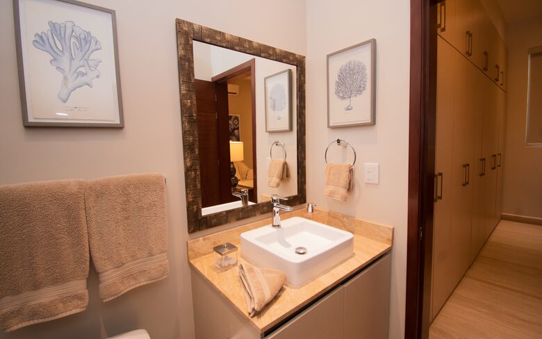 Master Bedroom Ensuite Bath