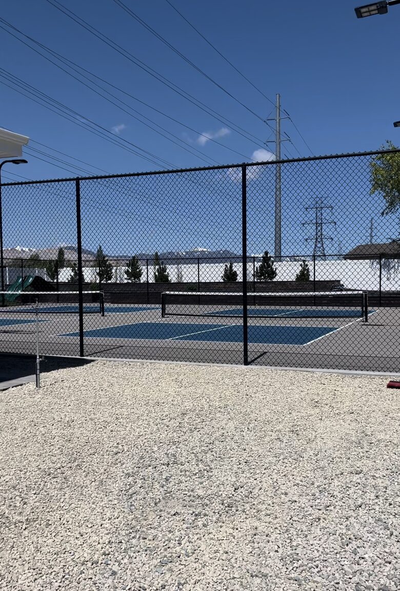 Pickleball Paradise: Retreat with Outdoor Courts & Relaxation - Bluffdale, Utah