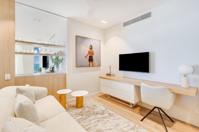 Miles at Kirra Beach Unit 701 - Gold Coast, Australia
