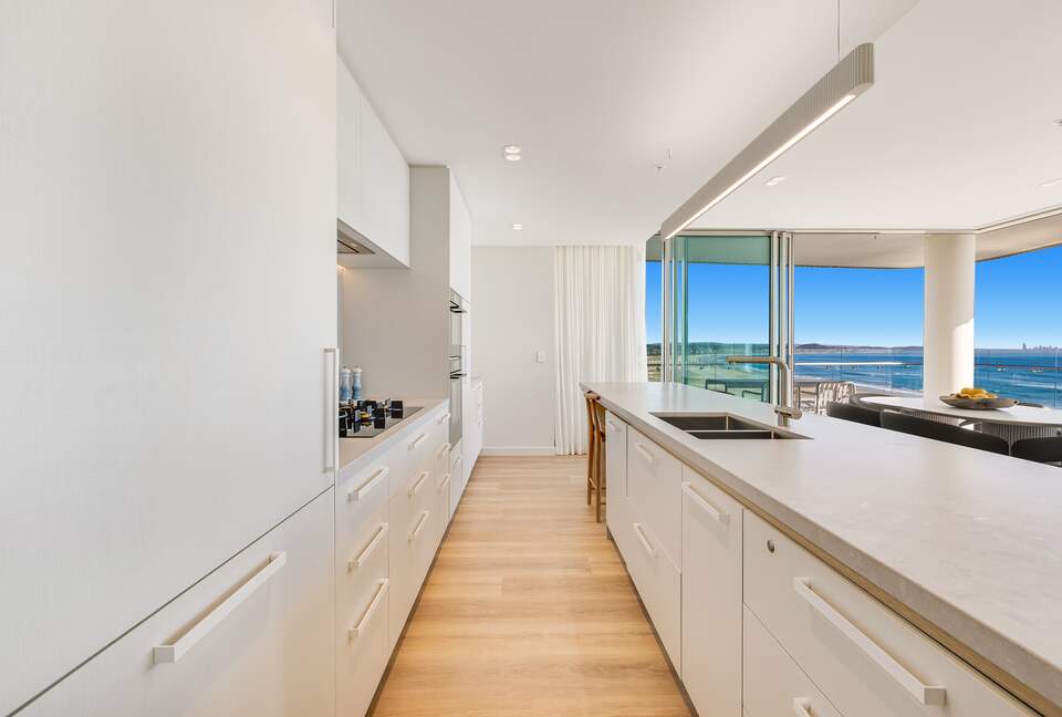 Miles at Kirra Beach Unit 701 - Gold Coast, Australia