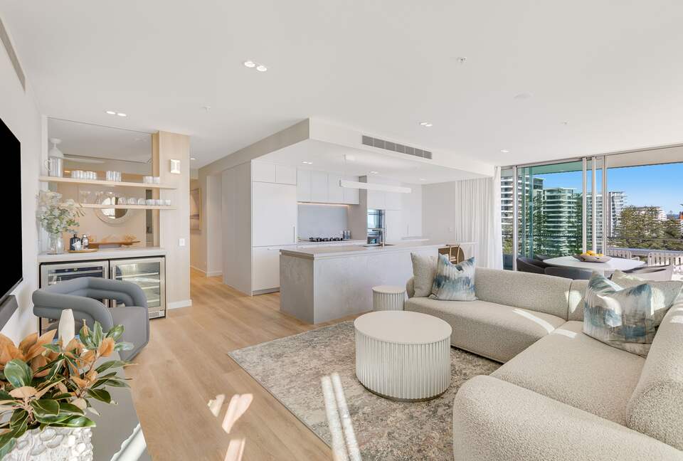 Miles at Kirra Beach Unit 701 - Gold Coast, Australia