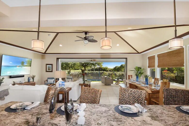 Modern Golf Front Retreat with Private Pool & Spa - Kailua Kona, Hawaii