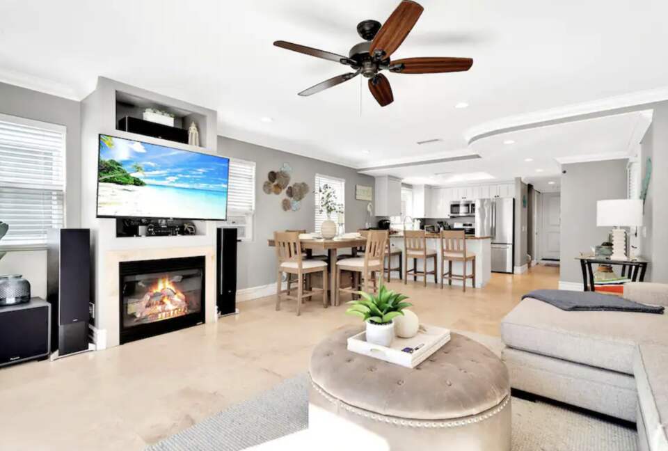 Balboa Home One Block from Beach - Newport Beach, California