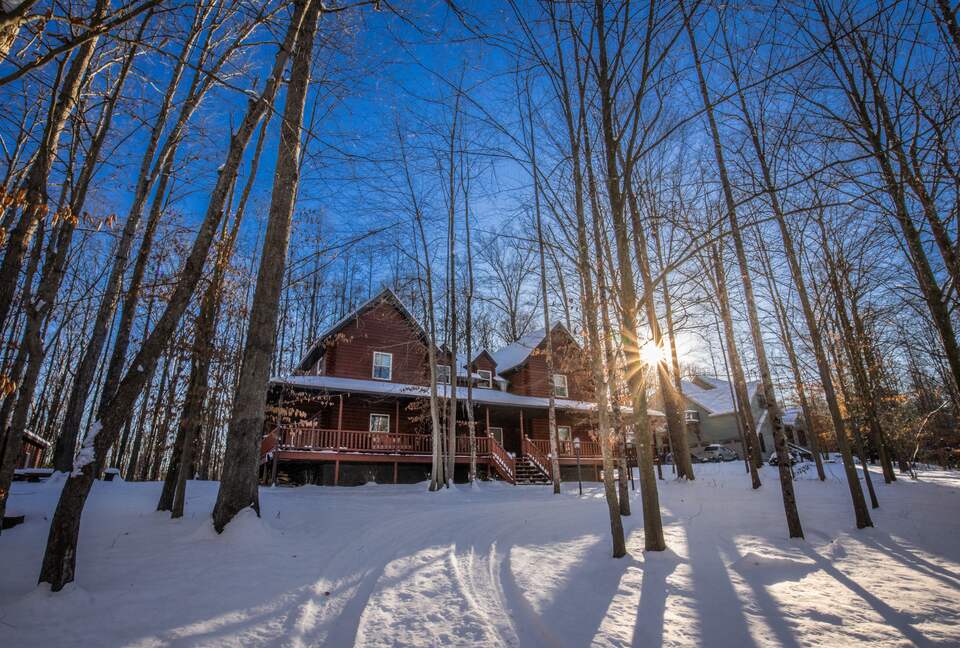 Log Cabin Luxury in the Woods - Fayetteville, West Virginia