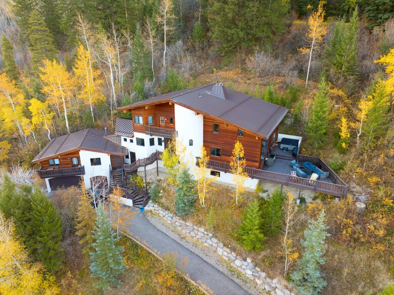 Mountain Swiss Chalet between Vail Resort and Beaver Creek Resort - Avon, Colorado
