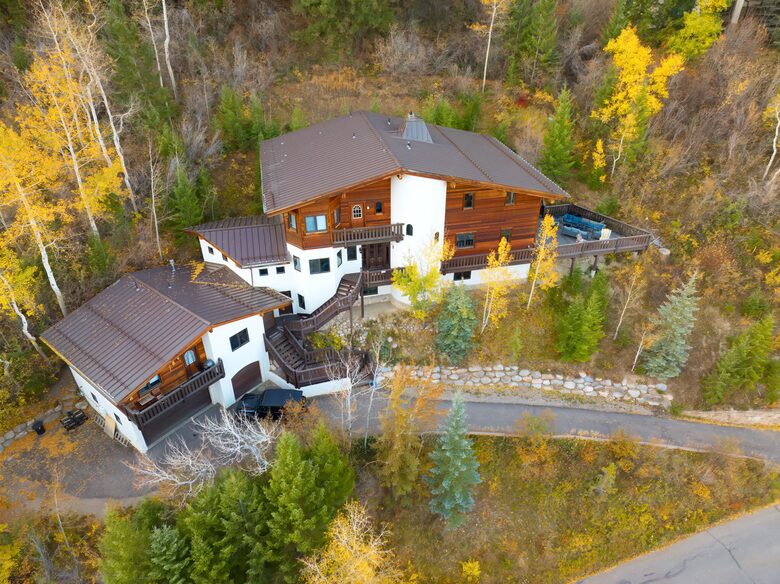 Mountain Swiss Chalet between Vail Resort and Beaver Creek Resort - Avon, Colorado