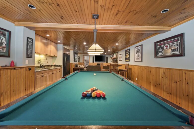Spacious 6 Bedroom Family Vacation Getaway - Lincoln, New Hampshire