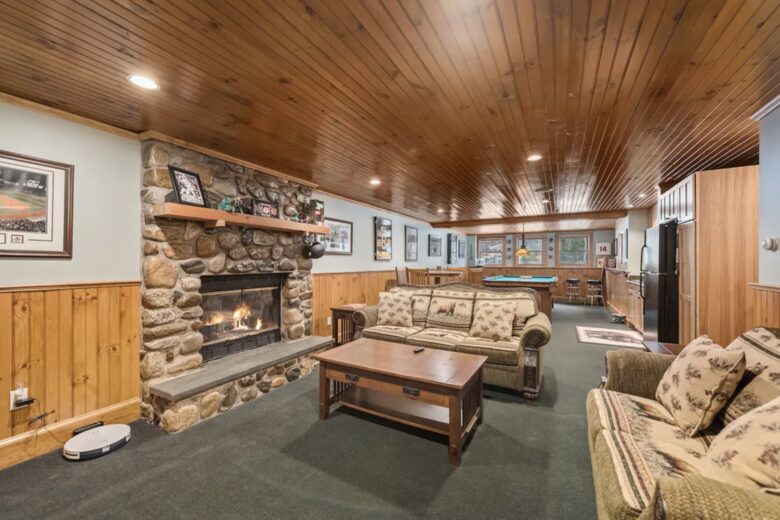 Spacious 6 Bedroom Family Vacation Getaway - Lincoln, New Hampshire