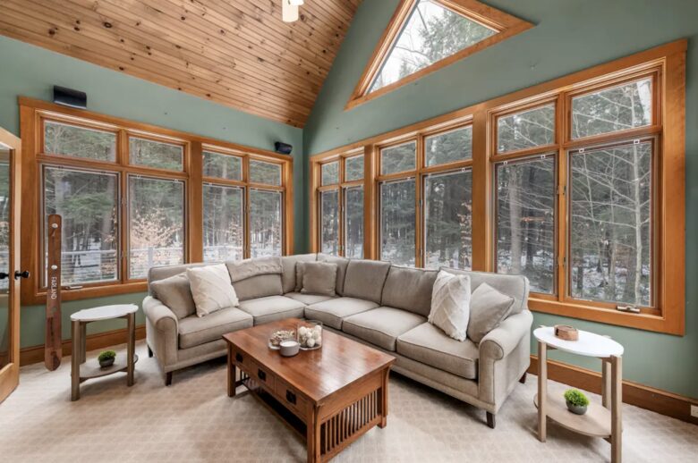 Spacious 6 Bedroom Family Vacation Getaway - Lincoln, New Hampshire