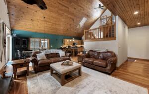 Spacious 6 Bedroom Family Vacation Getaway - Lincoln, New Hampshire