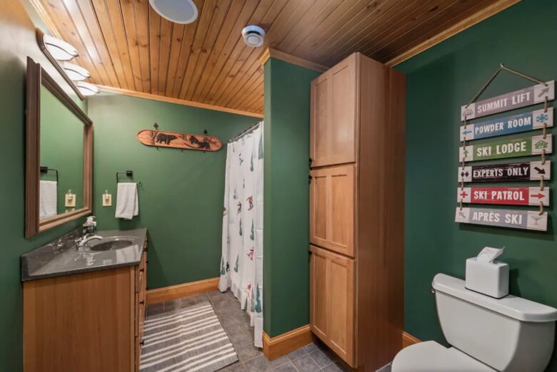 Spacious 6 Bedroom Family Vacation Getaway - Lincoln, New Hampshire