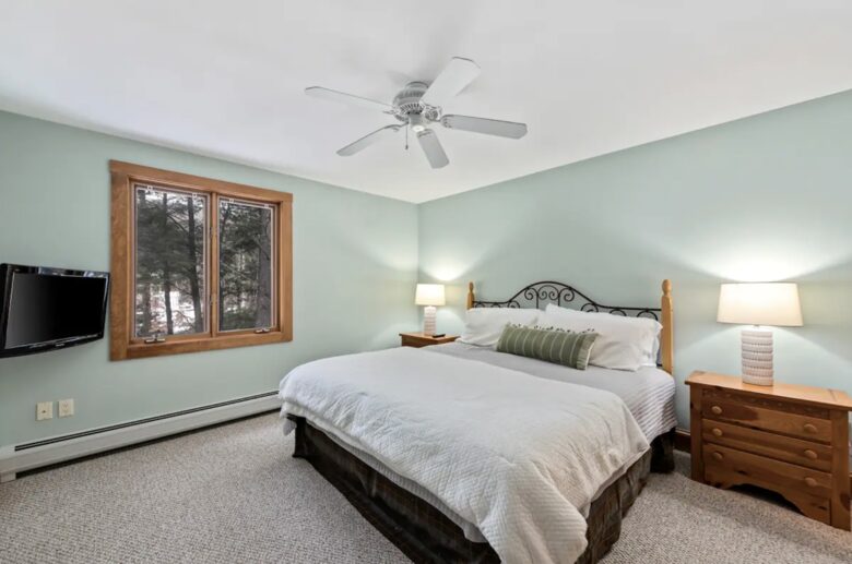 Spacious 6 Bedroom Family Vacation Getaway - Lincoln, New Hampshire