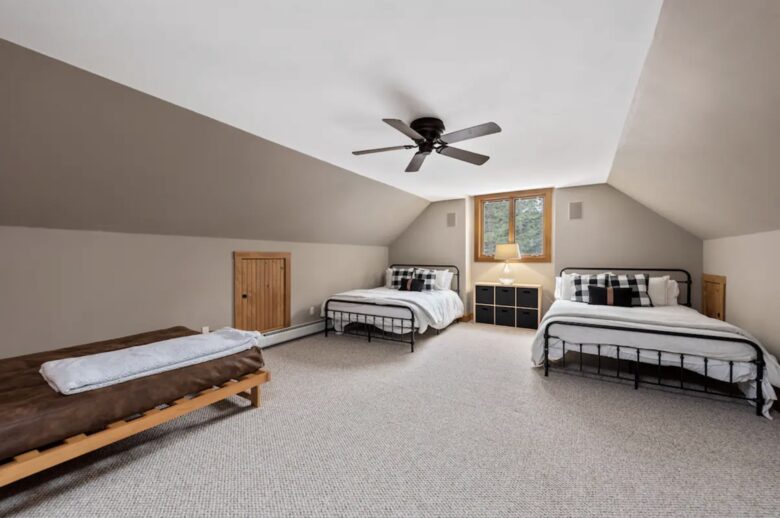 Spacious 6 Bedroom Family Vacation Getaway - Lincoln, New Hampshire