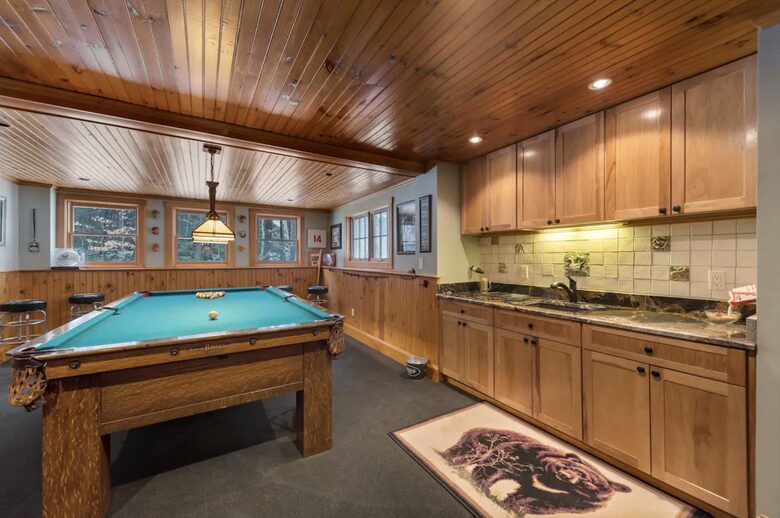 Spacious 6 Bedroom Family Vacation Getaway - Lincoln, New Hampshire