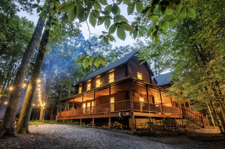 Log Cabin Luxury in the Woods - Fayetteville, West Virginia
