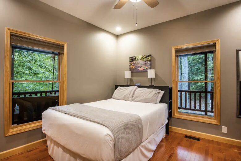 Log Cabin Luxury in the Woods - Fayetteville, West Virginia
