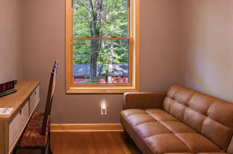 Log Cabin Luxury in the Woods - Fayetteville, West Virginia