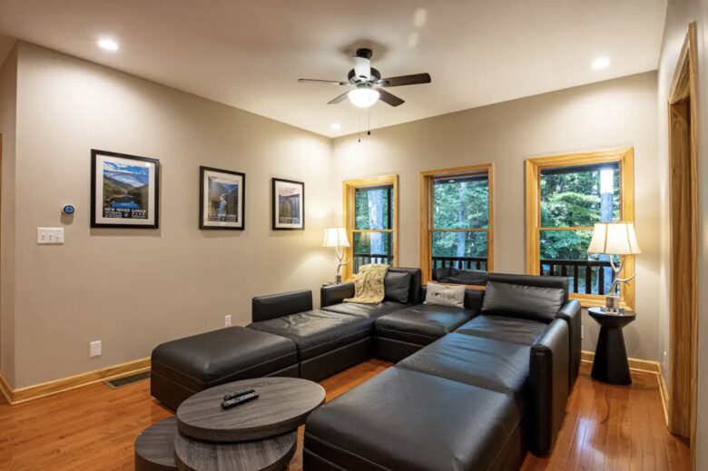 Log Cabin Luxury in the Woods - Fayetteville, West Virginia