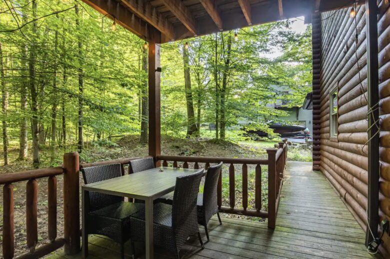 Log Cabin Luxury in the Woods - Fayetteville, West Virginia