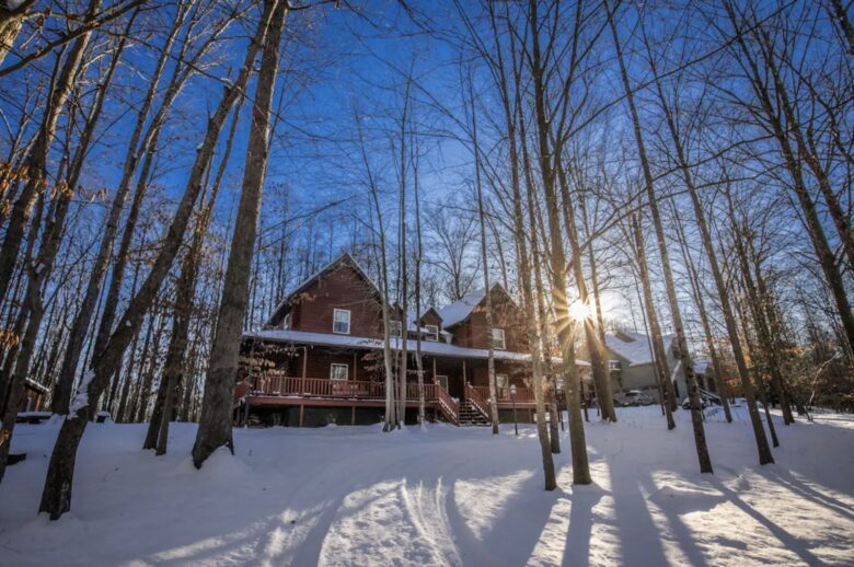 Log Cabin Luxury in the Woods - Fayetteville, West Virginia