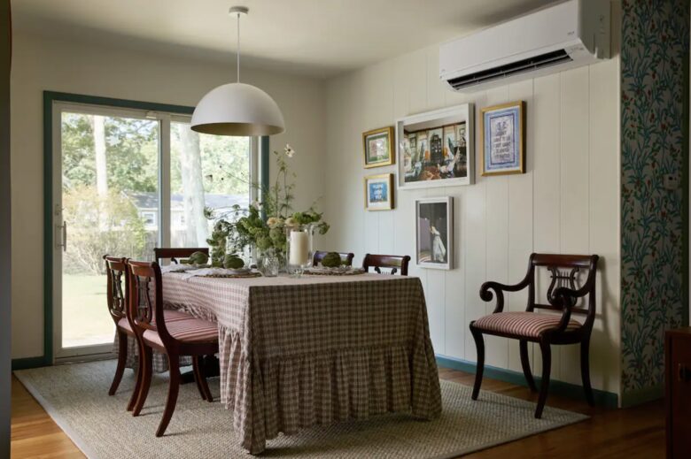 Interior Design Lovers Retreat Near the Ocean - Bellport, New York