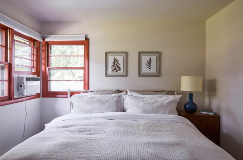 Interior Design Lovers Retreat Near the Ocean - Bellport, New York