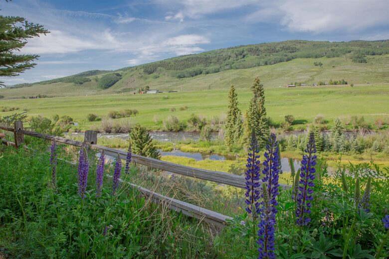 Riverside Eagle View - Crested Butte, Colorado