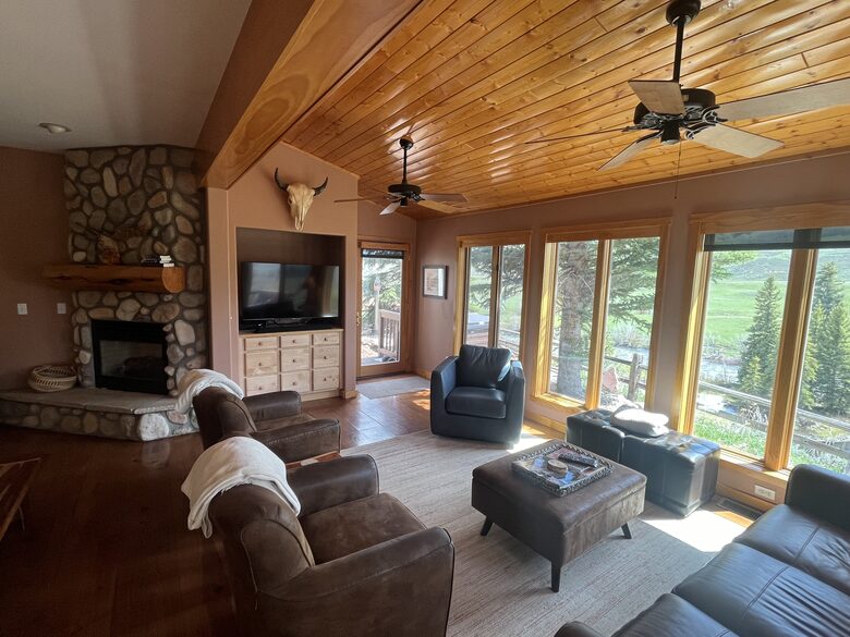 Riverside Eagle View - Crested Butte, Colorado