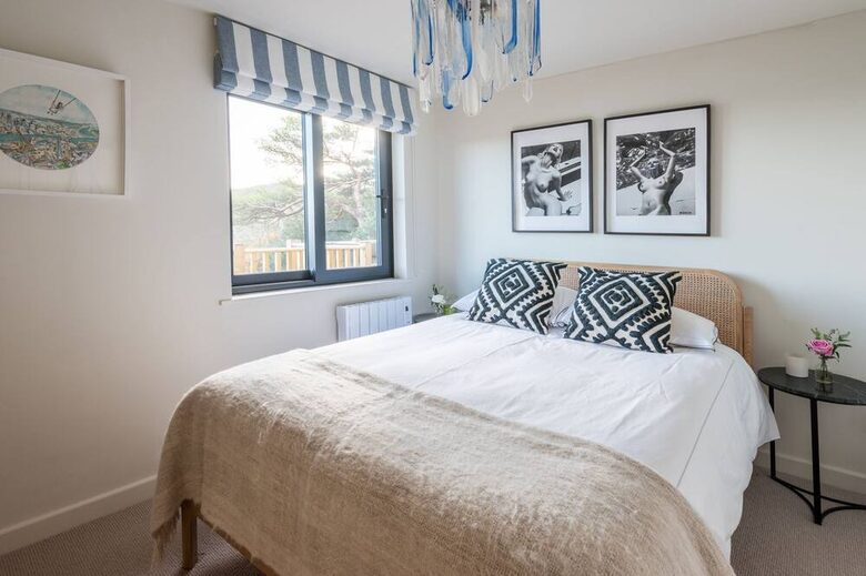 Murrawingi Modern Coastal Home - Salcombe, United Kingdom