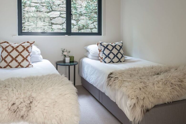 Murrawingi Modern Coastal Home - Salcombe, United Kingdom