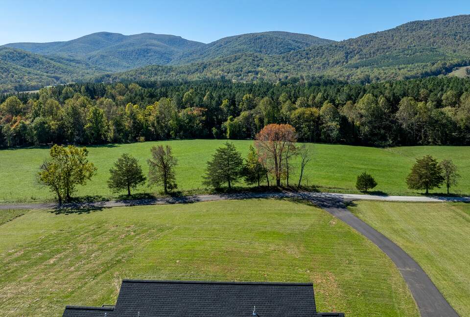 Mountain Views near Shenandoah NP, Charlottesville, Vineyards & Blue Ridge Parkway - Afton, Virginia