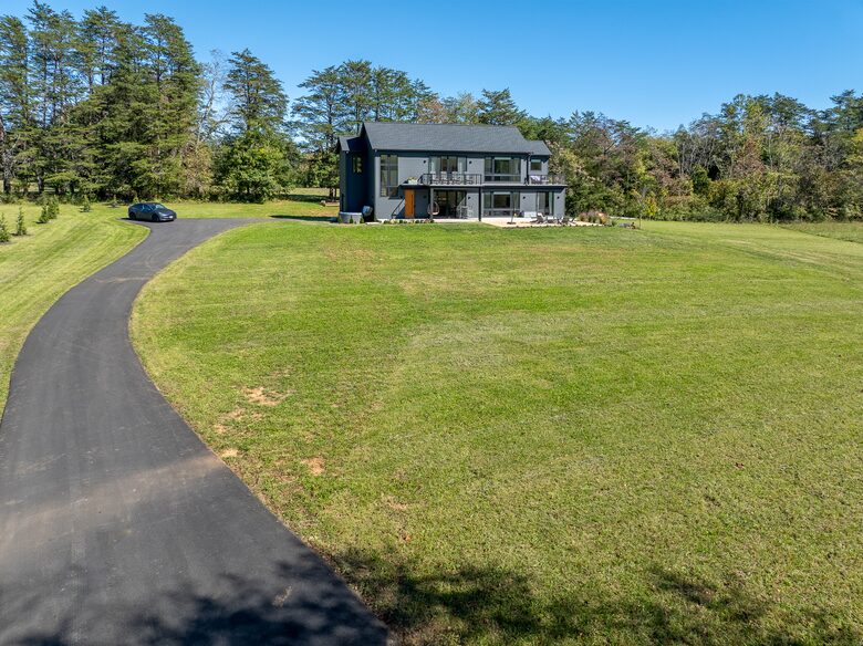 Mountain Views near Shenandoah NP, Charlottesville, Vineyards & Blue Ridge Parkway - Afton, Virginia