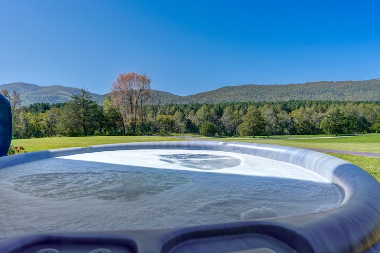 Mountain Views near Shenandoah NP, Charlottesville, Vineyards & Blue Ridge Parkway - Afton, Virginia