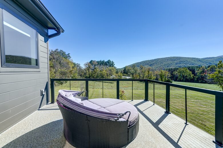 Mountain Views near Shenandoah NP, Charlottesville, Vineyards & Blue Ridge Parkway - Afton, Virginia
