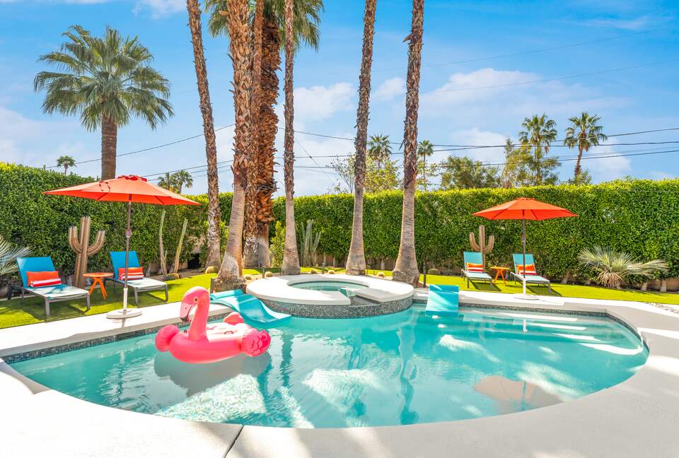 Atomic Hideaway: Iconic Mid-Century Retreat - Palm Springs, California