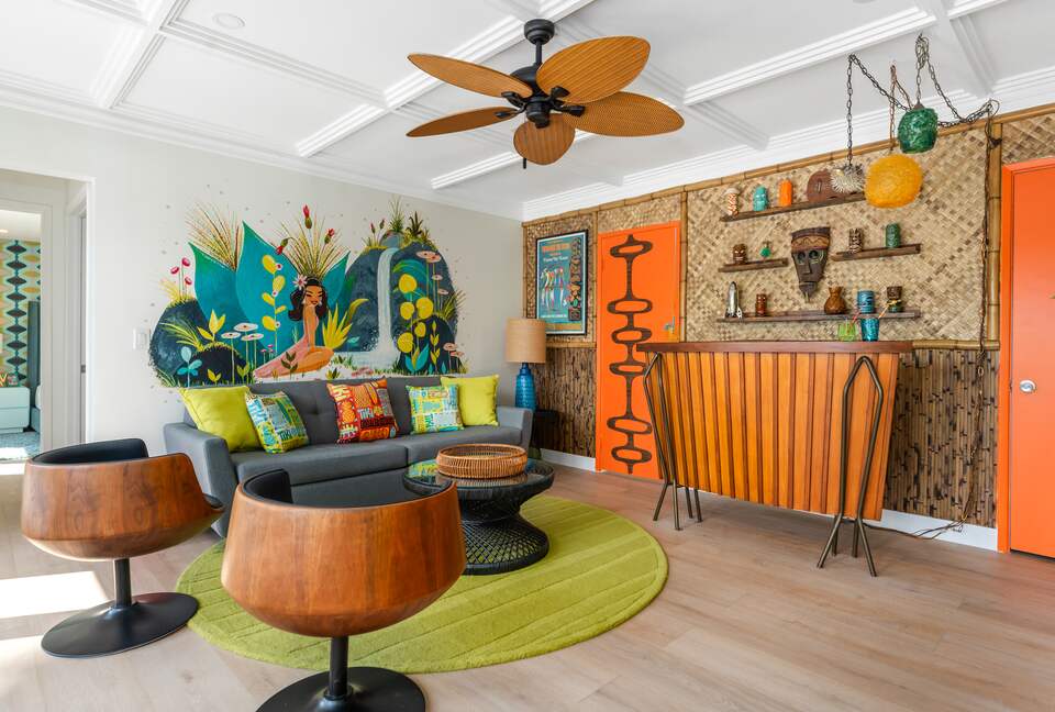 Atomic Hideaway: Iconic Mid-Century Retreat - Palm Springs, California