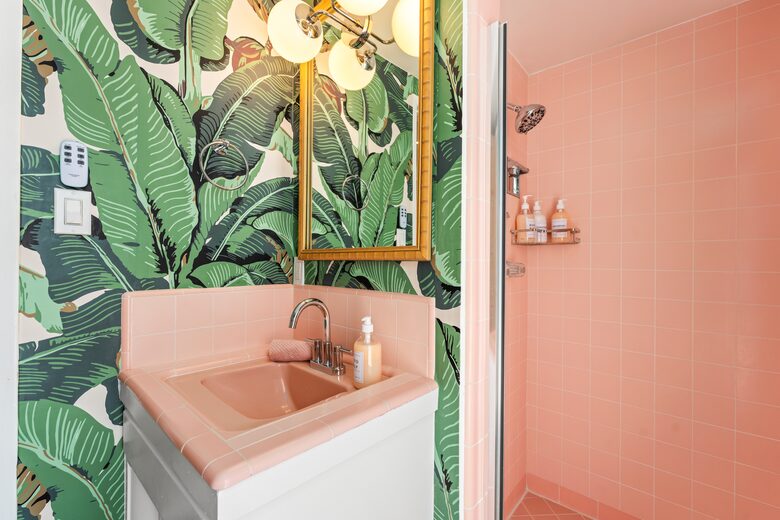 Atomic Hideaway: Iconic Mid-Century Retreat - Palm Springs, California